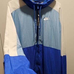 Nike man's vintage like windbreaker size M